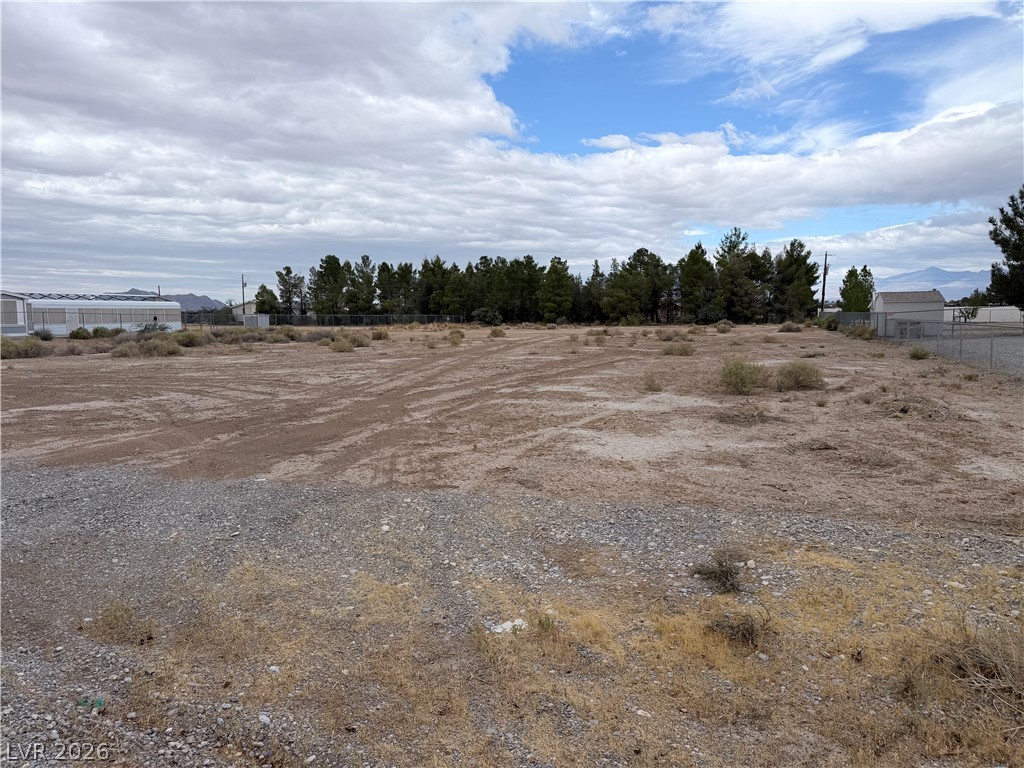 450 Hallsway Street Property Photo 3