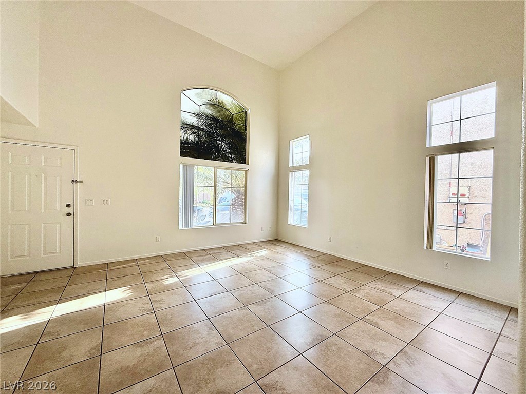 8700 Raindrop Canyon Avenue Property Photo 3
