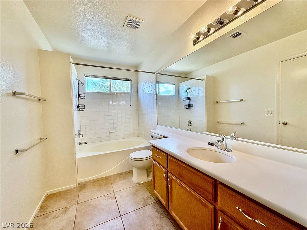 8700 Raindrop Canyon Avenue Property Photo 13