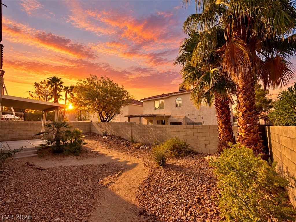8700 Raindrop Canyon Avenue Property Photo 16