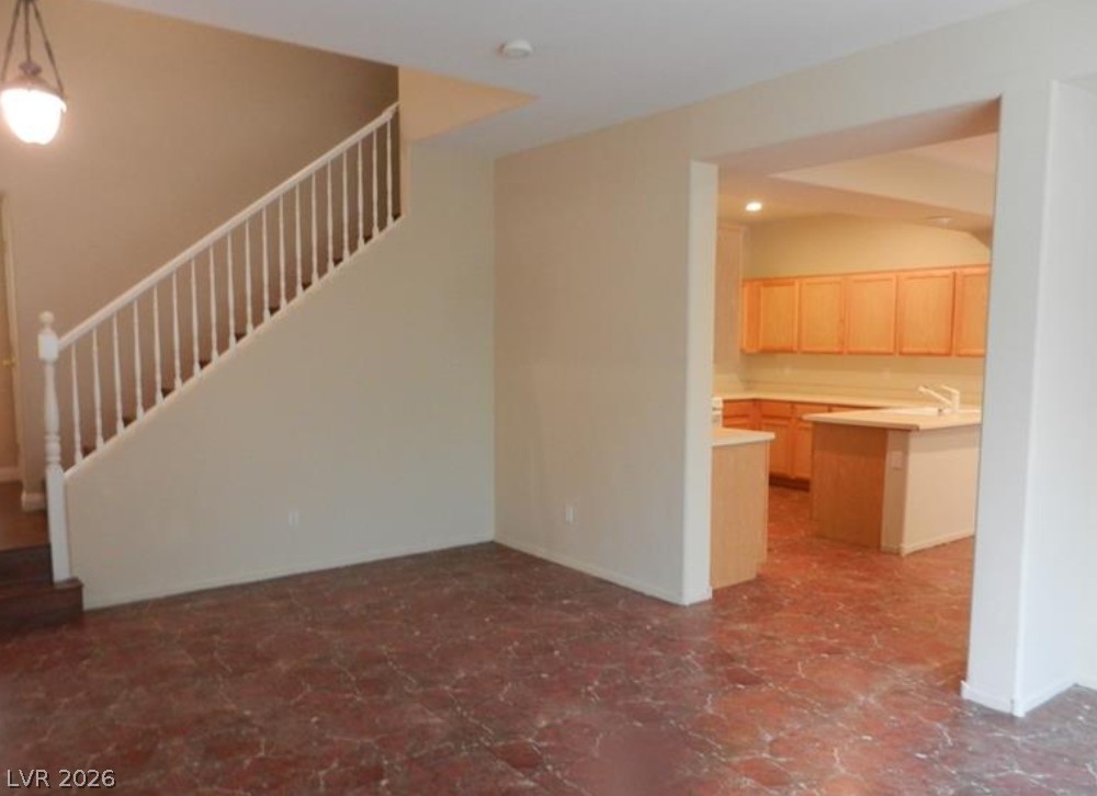 4421 Oberlander Avenue Property Photo 3