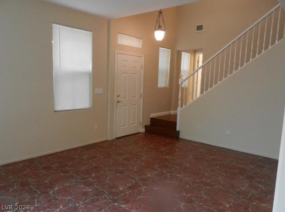 4421 Oberlander Avenue Property Photo 5