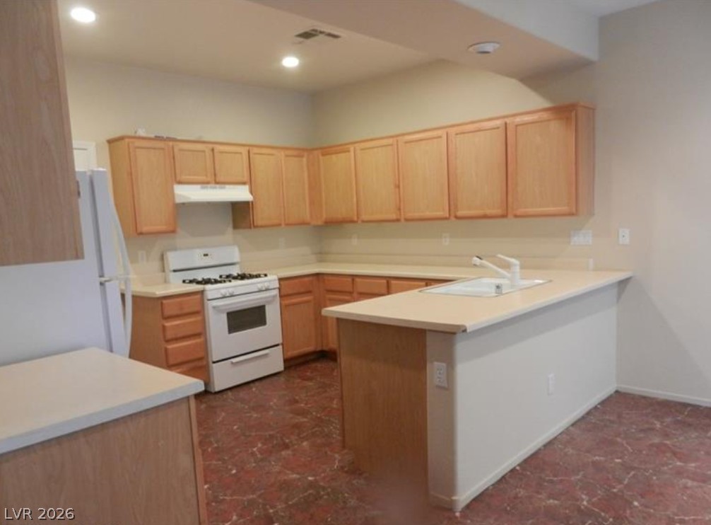 4421 Oberlander Avenue Property Photo 6