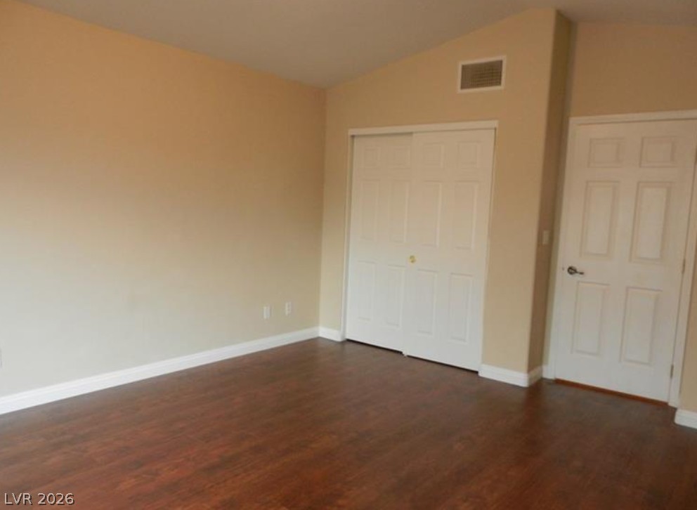 4421 Oberlander Avenue Property Photo 10