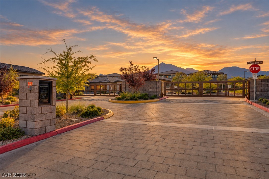 199 Bella Noche Street Property Photo 3