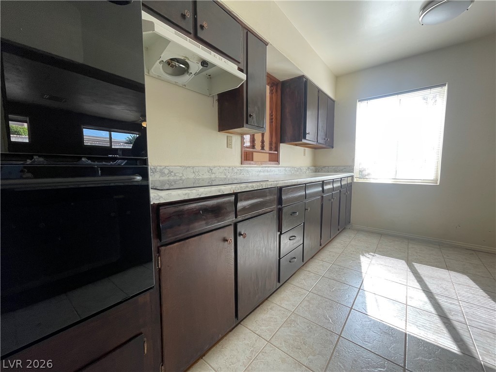 590 National Street Property Photo 8