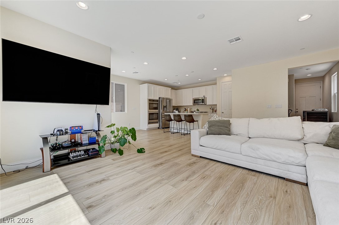 309 Andamento Place Property Photo 7