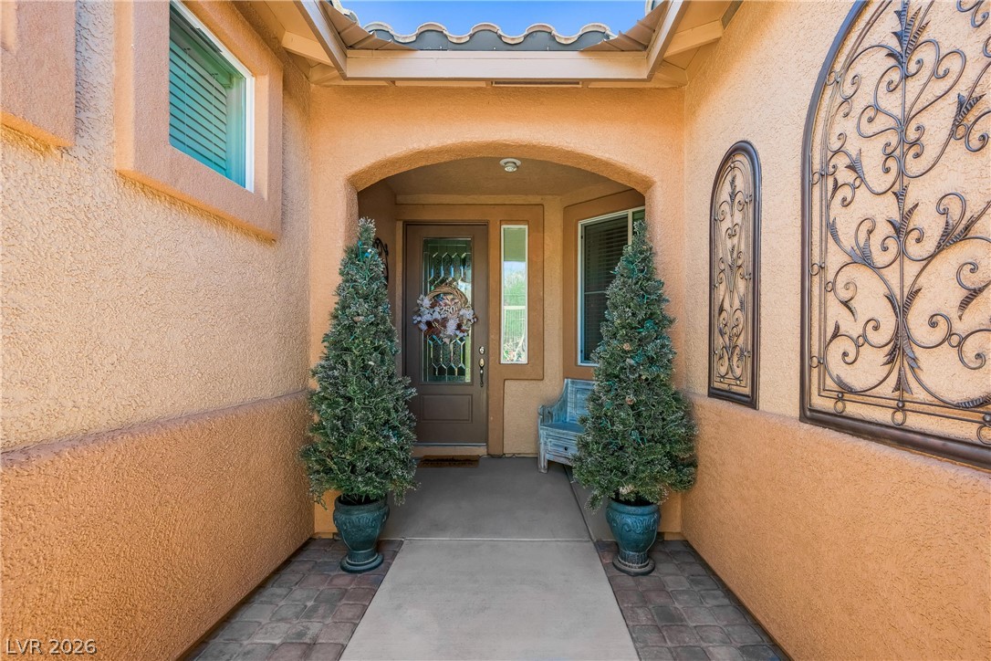 5615 East Ailanto Avenue Property Photo 2
