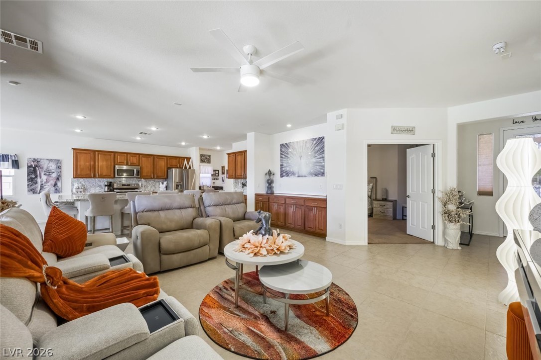5615 East Ailanto Avenue Property Photo 6