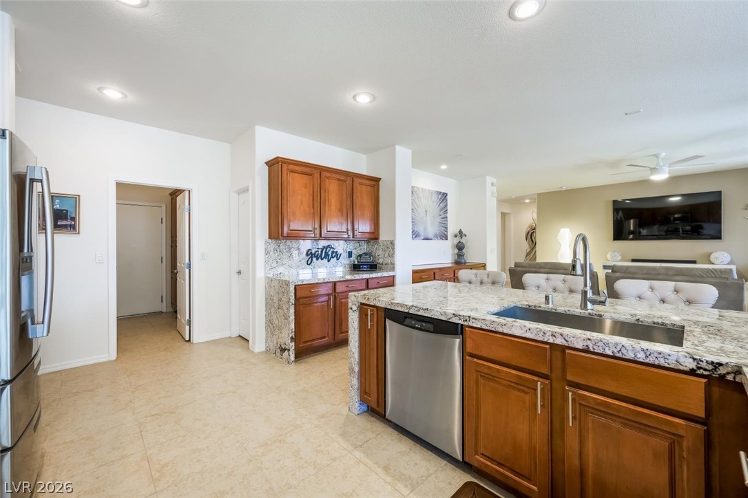 5615 East Ailanto Avenue Property Photo 11