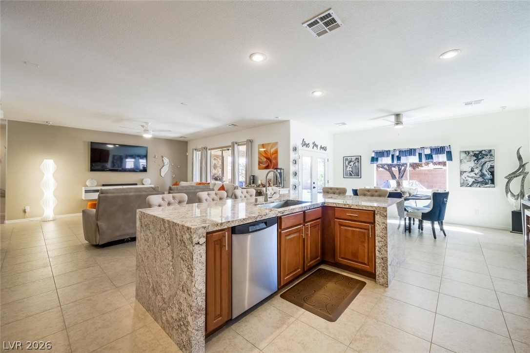 5615 East Ailanto Avenue Property Photo 15