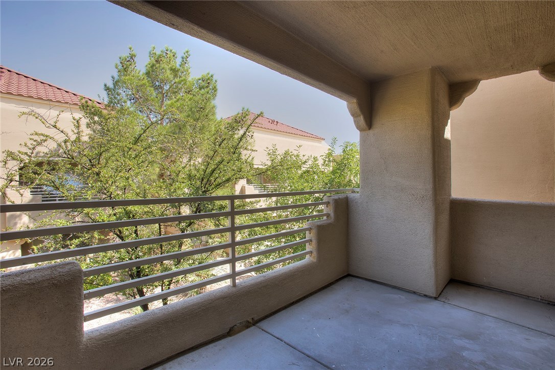 1908 Tierra Vista Drive 204 Property Photo 3