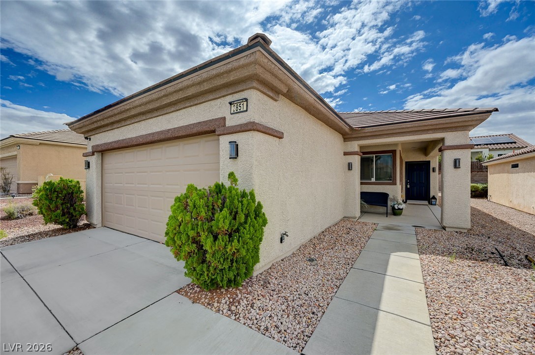 2851 Sapphire Desert Drive Property Photo 4