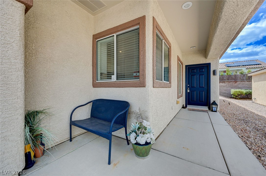 2851 Sapphire Desert Drive Property Photo 5