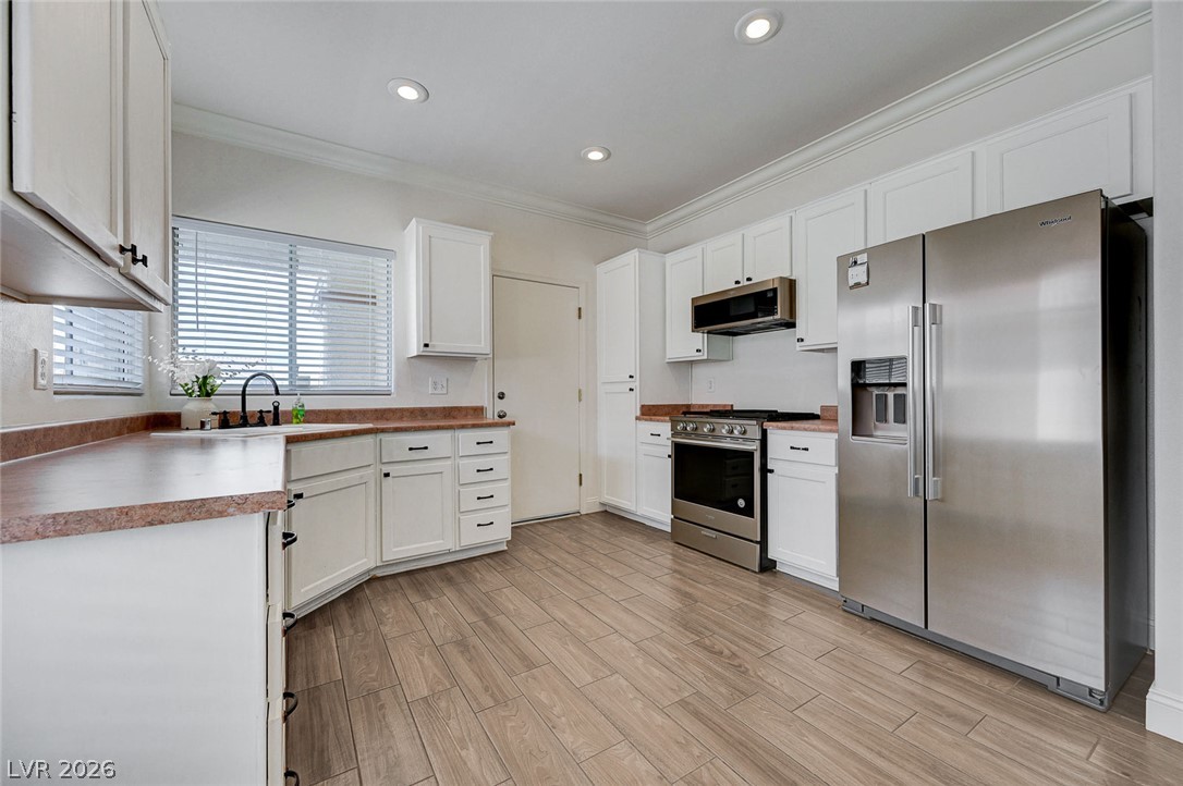 2851 Sapphire Desert Drive Property Photo 15