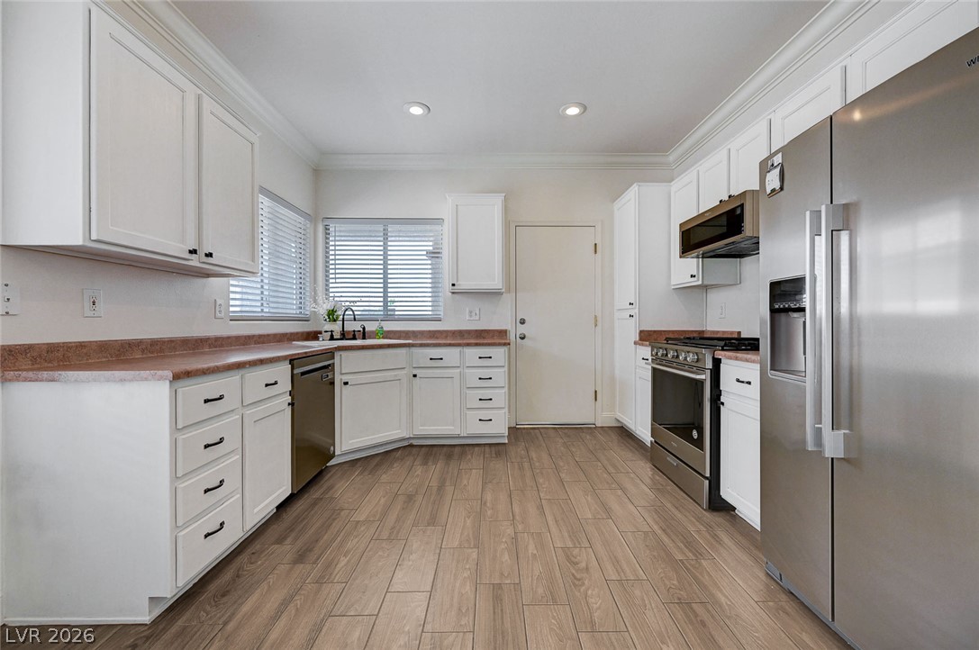 2851 Sapphire Desert Drive Property Photo 16