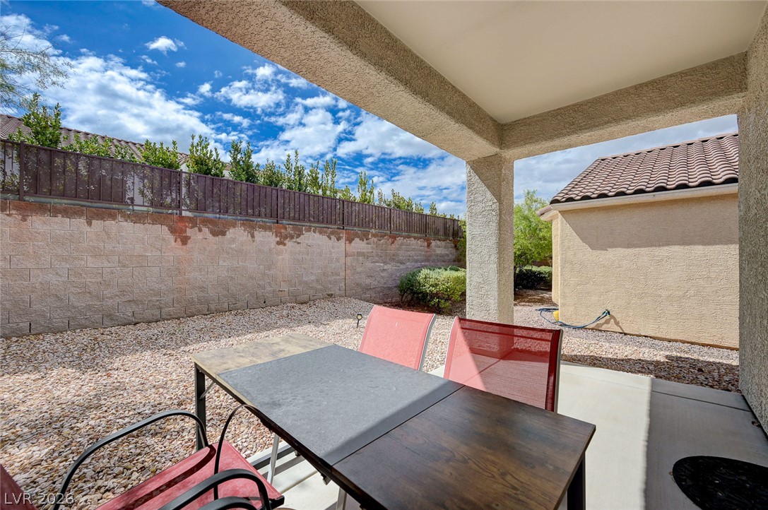 2851 Sapphire Desert Drive Property Photo 36