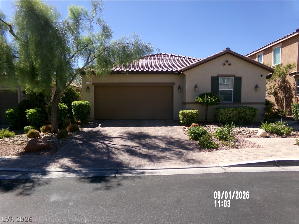 739 Star Apple Lane Property Photo 4