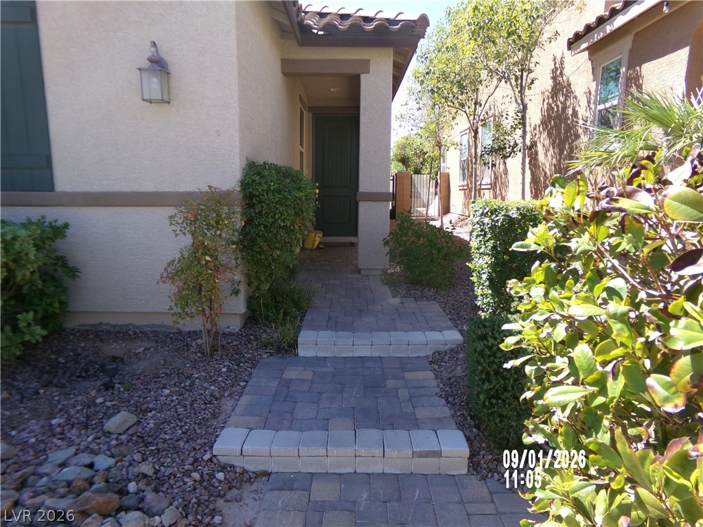 739 Star Apple Lane Property Photo 5