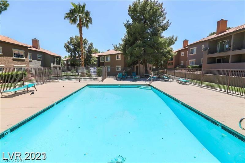 2750 South Durango Drive 1122 Property Photo 4