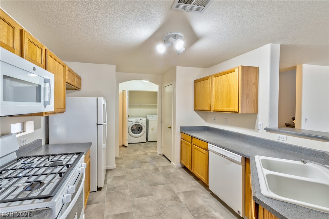 4816 Englewood Avenue Property Photo 4