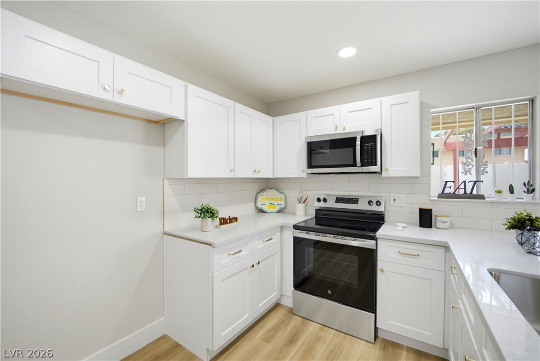 2556 Paradise Village Way Property Photo 1