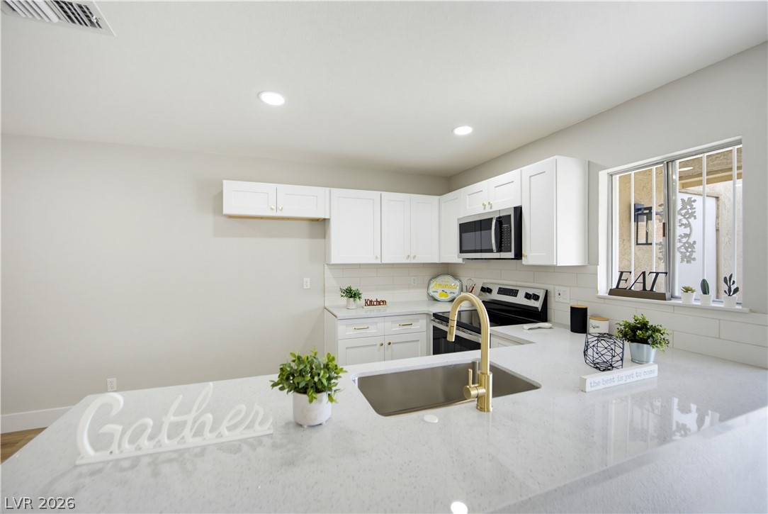 2556 Paradise Village Way Property Photo 6