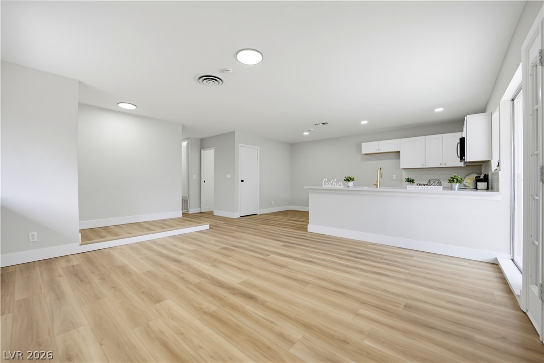 2556 Paradise Village Way Property Photo 8