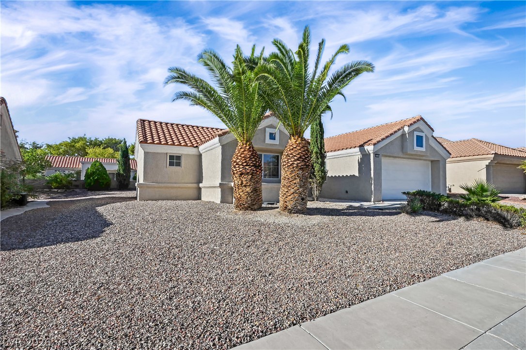 9009 Signal Terrace Drive Property Photo 6