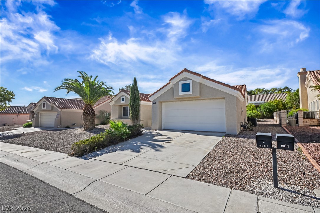 9009 Signal Terrace Drive Property Photo 8