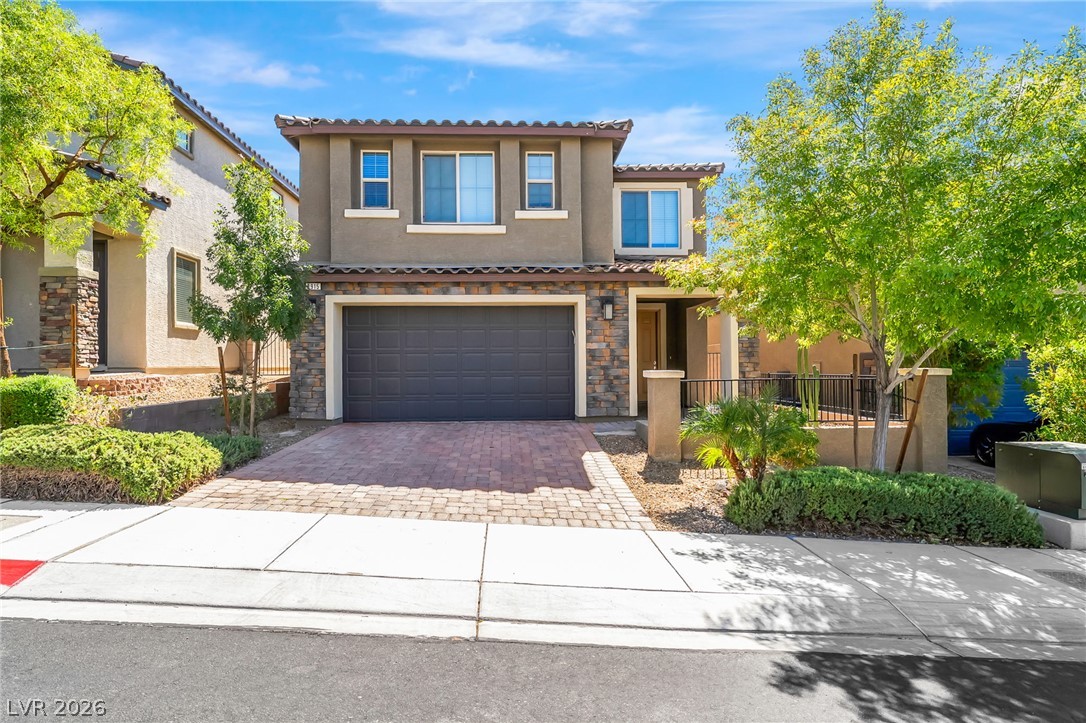 2915 Caxton Grove Drive Property Photo 1
