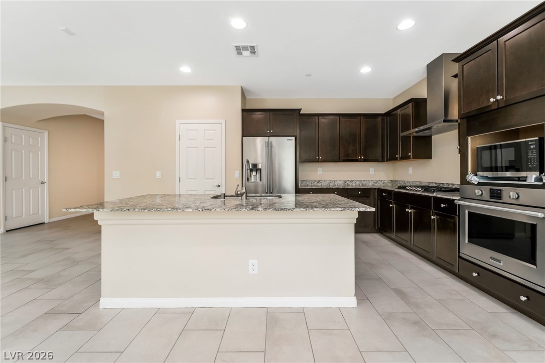 2915 Caxton Grove Drive Property Photo 6