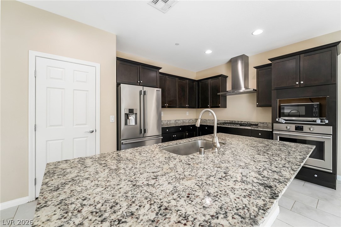 2915 Caxton Grove Drive Property Photo 8
