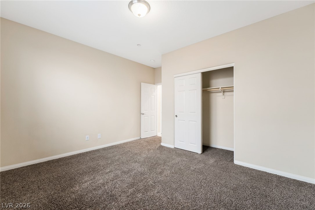 2915 Caxton Grove Drive Property Photo 10