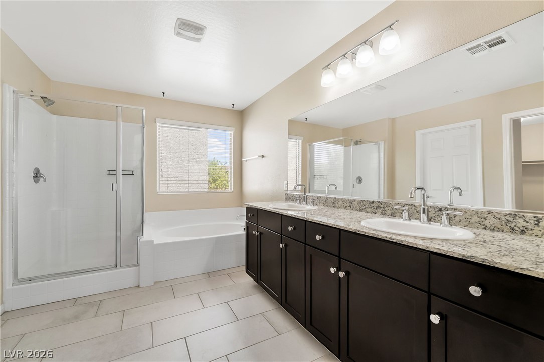2915 Caxton Grove Drive Property Photo 16