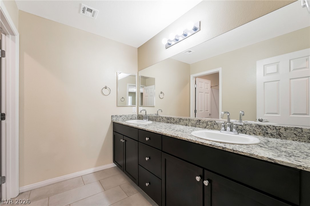 2915 Caxton Grove Drive Property Photo 18