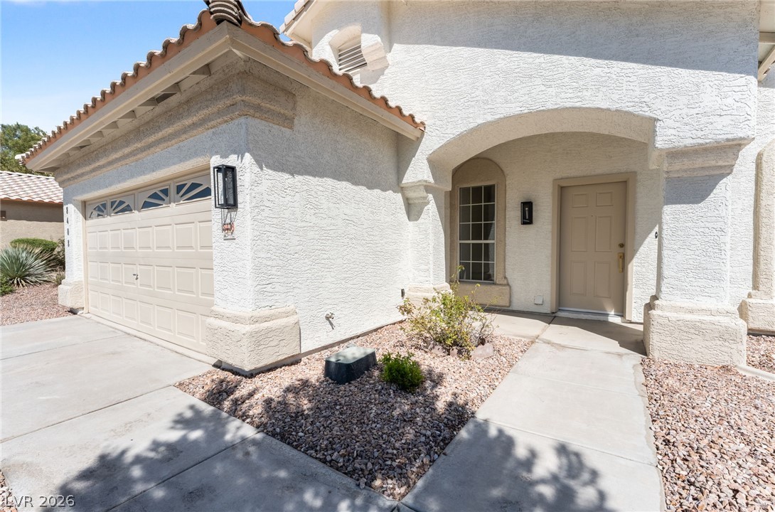 8408 Sea Glen Drive Property Photo 4