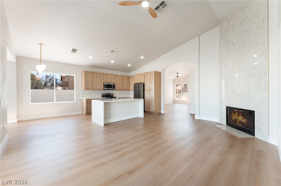 8408 Sea Glen Drive Property Photo 11