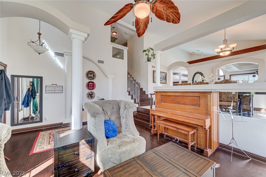 2722 Aspen Wood Avenue Property Photo 3
