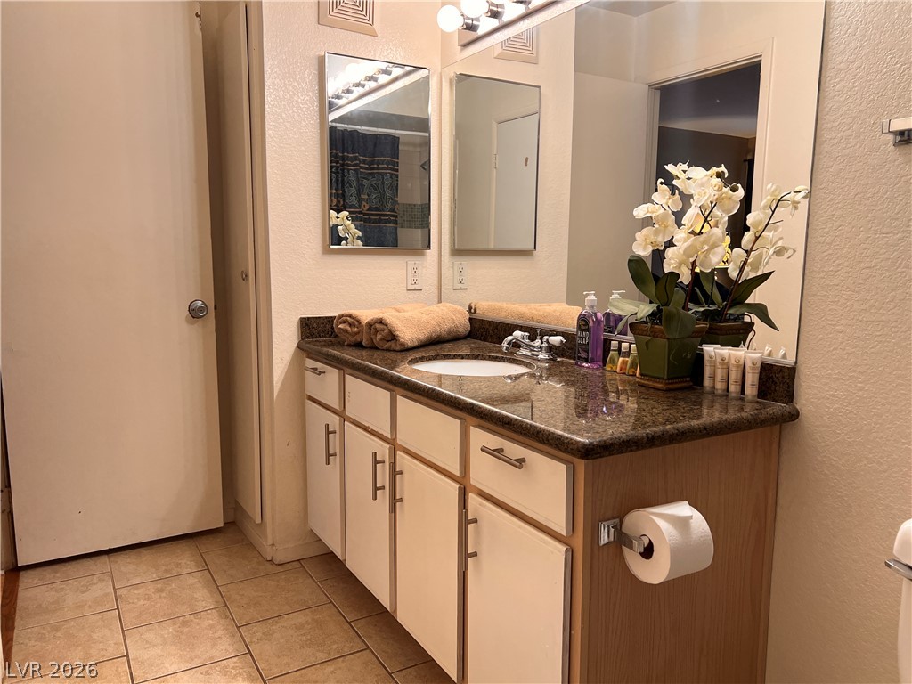2300 East Silverado Ranch Boulevard 2158 Property Photo 17