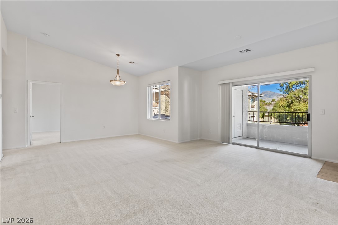 901 Duckhorn Court 201 Property Photo 2