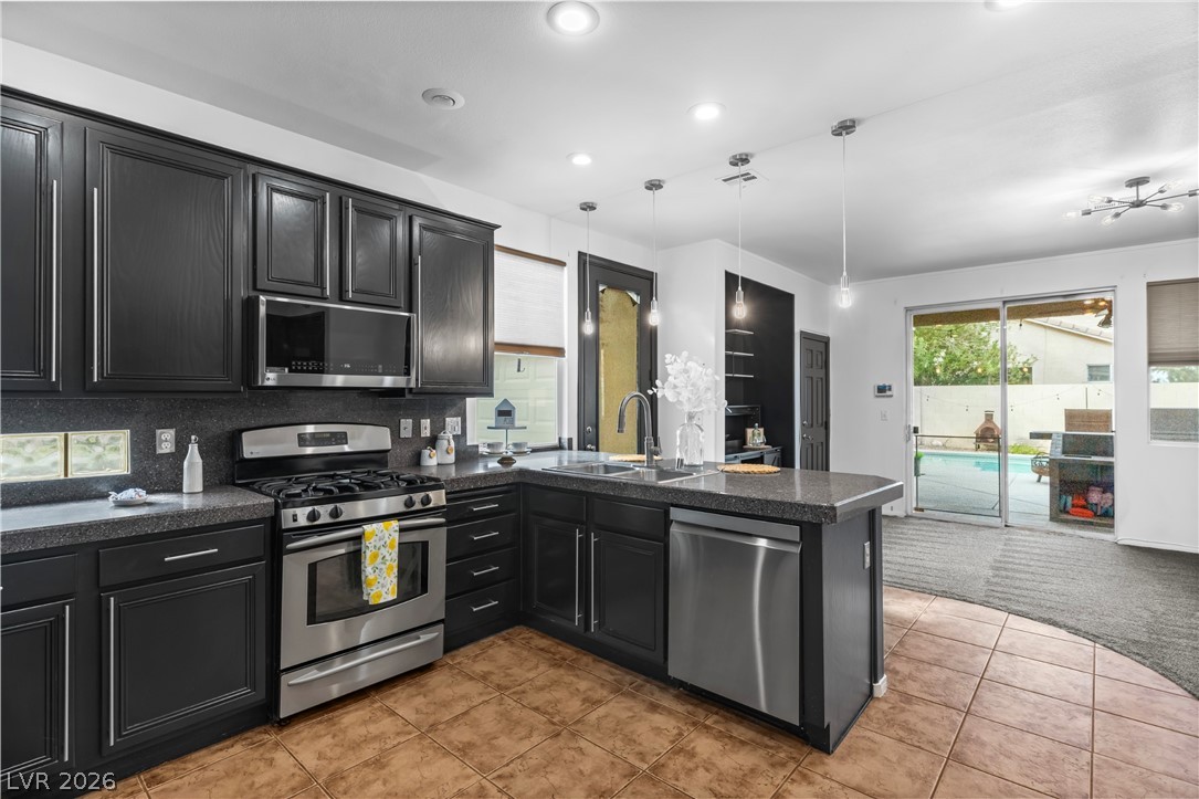 688 Canfield Point Avenue Property Photo 11