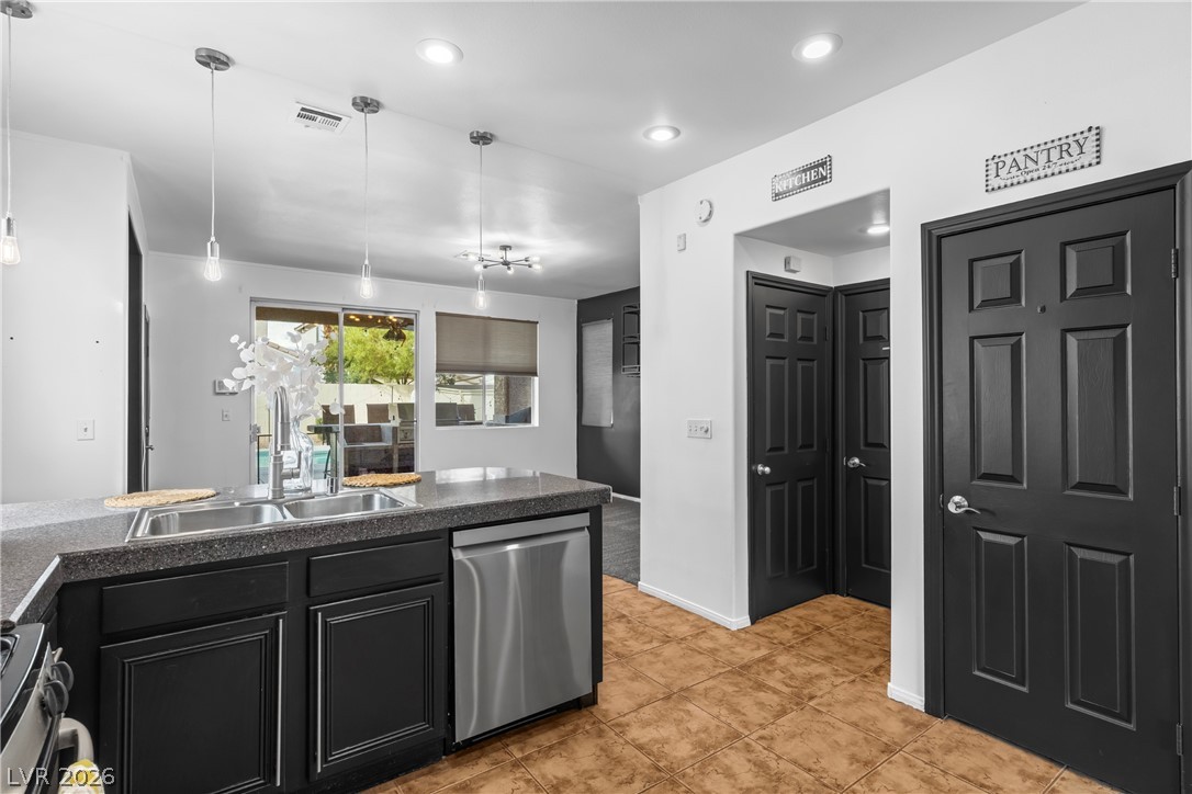 688 Canfield Point Avenue Property Photo 13