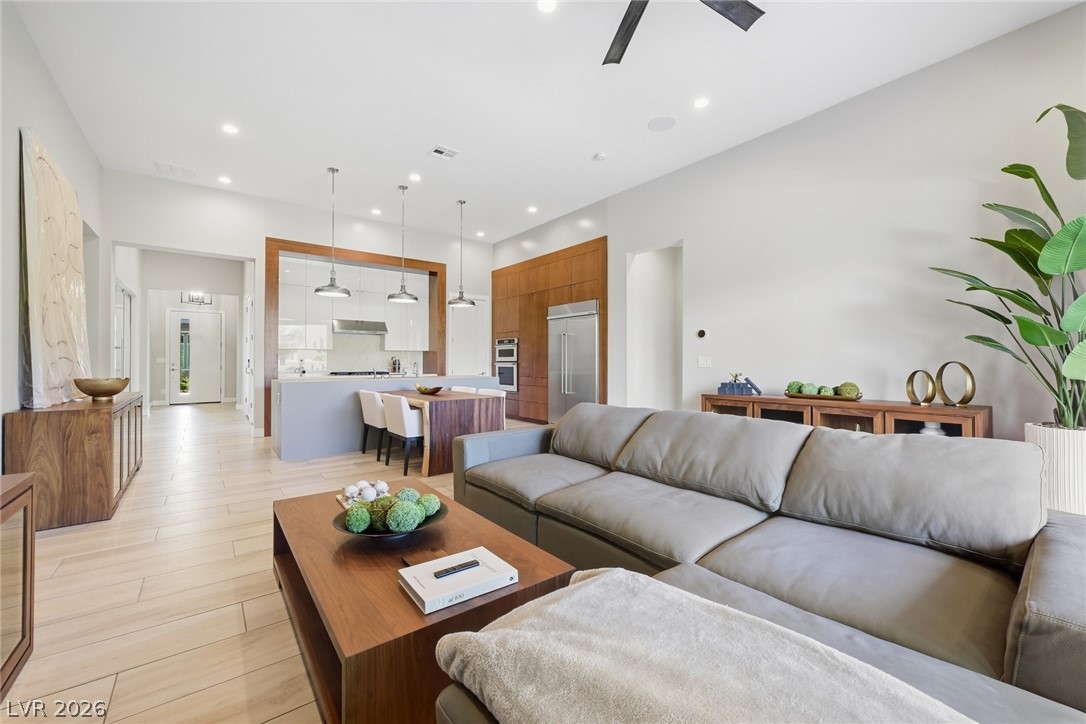 12382 Tudor Arch Drive Property Photo 3