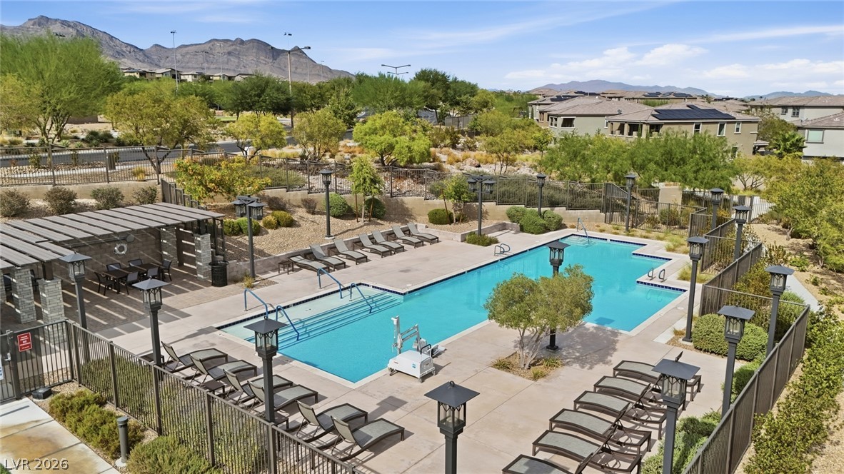 12382 Tudor Arch Drive Property Photo 46