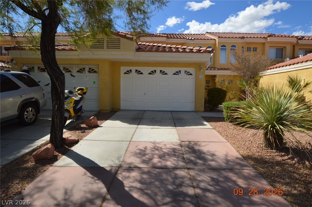 3553 East Casa Real Way Property Photo 3