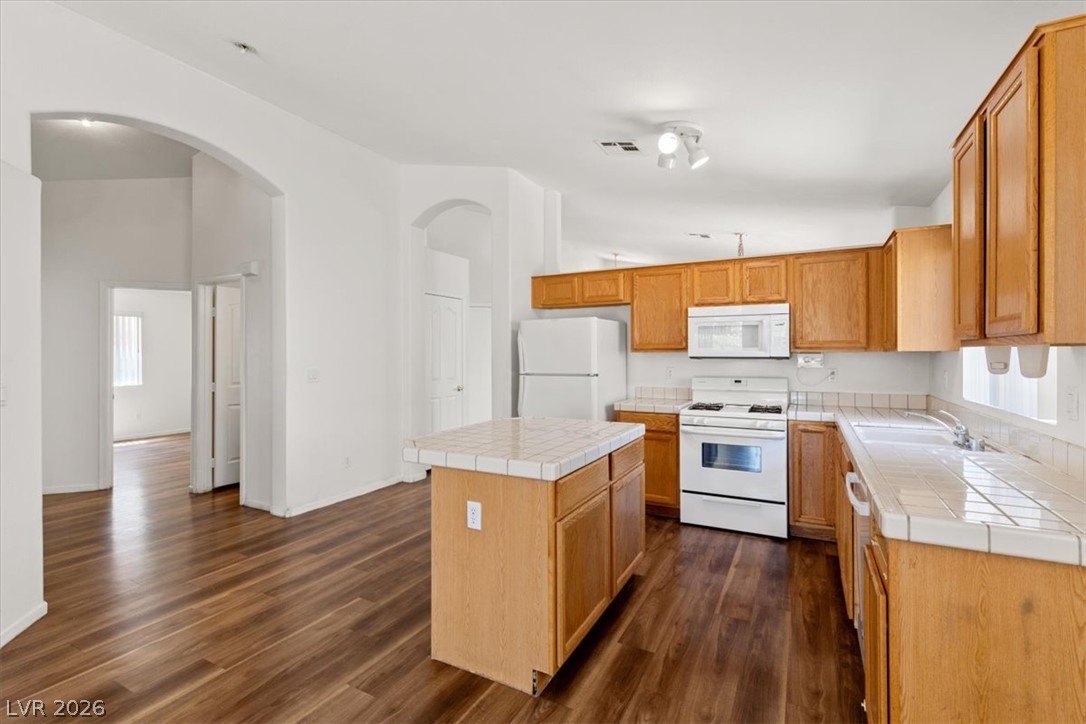 2124 Starline Meadow Place Property Photo 6