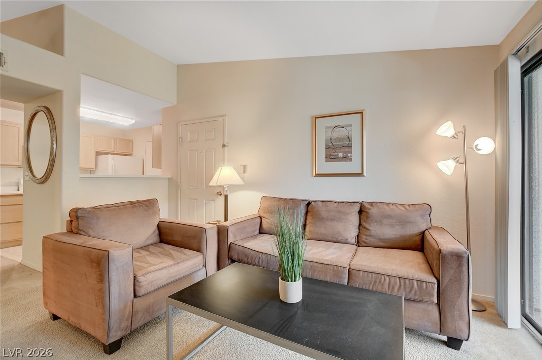 2822494 Property Photo 3