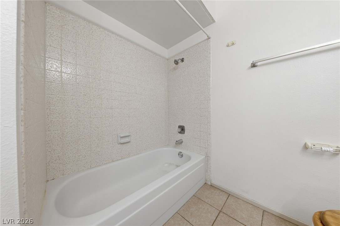 5095 Brownwood Avenue Property Photo 17