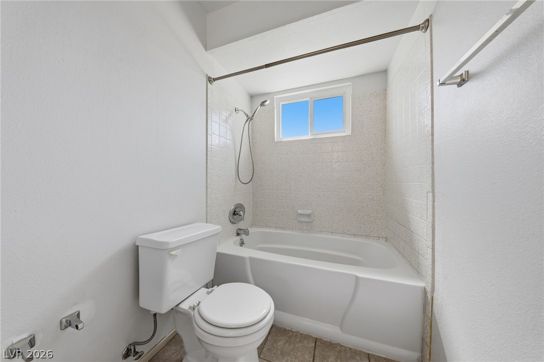 5095 Brownwood Avenue Property Photo 23